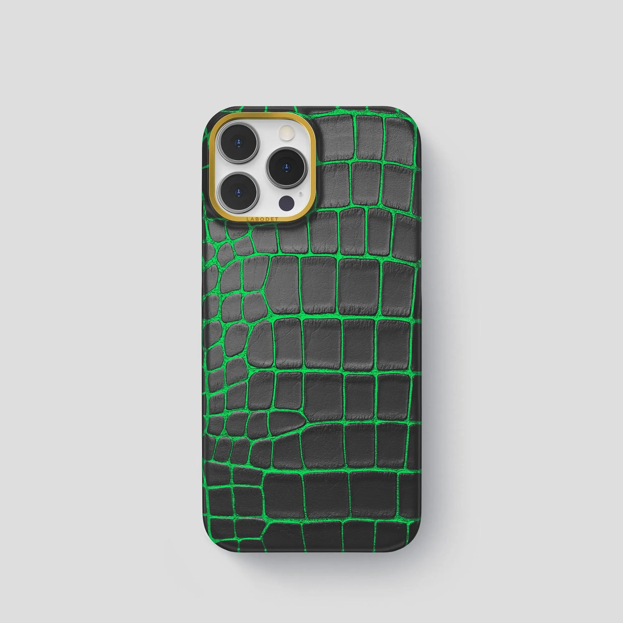 Classic Case For iPhone 15 Pro In Luminescent Alligator Compact Fit High Durability
