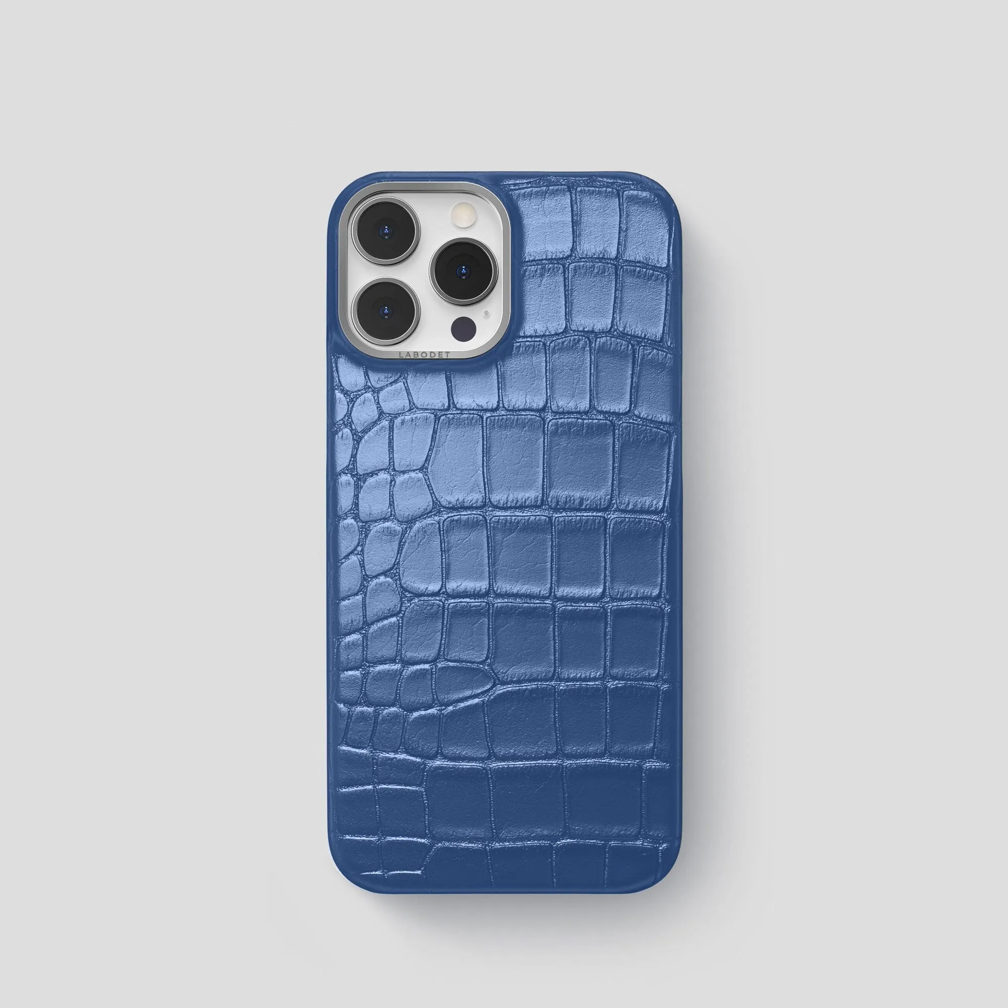 Sleek Profile Scratch Barrier Classic Case For iPhone 15 Pro In Metallic Alligator