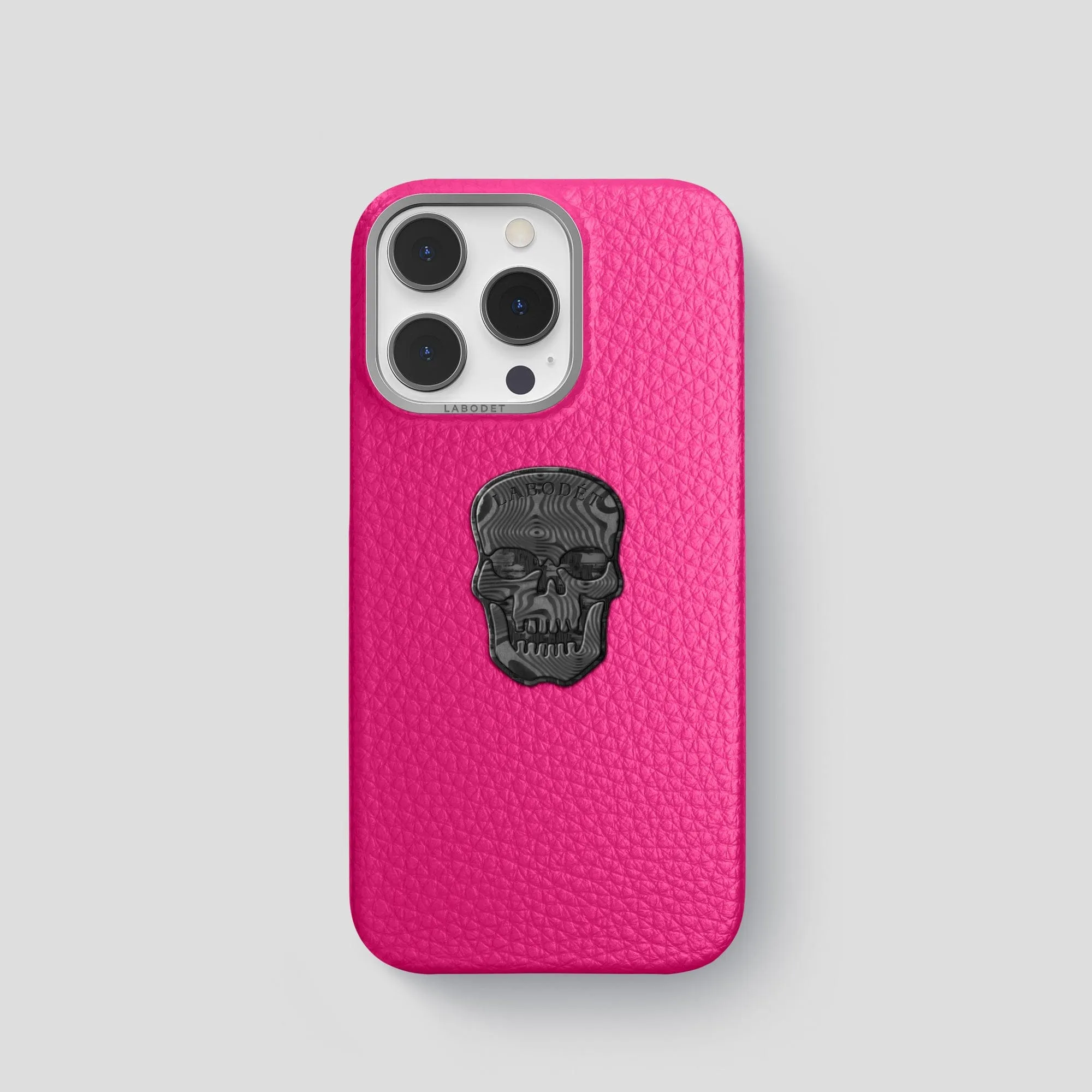 Classic Case With Carbon Skull For iPhone 15 Pro In Calf Hybrid Look Protective Build