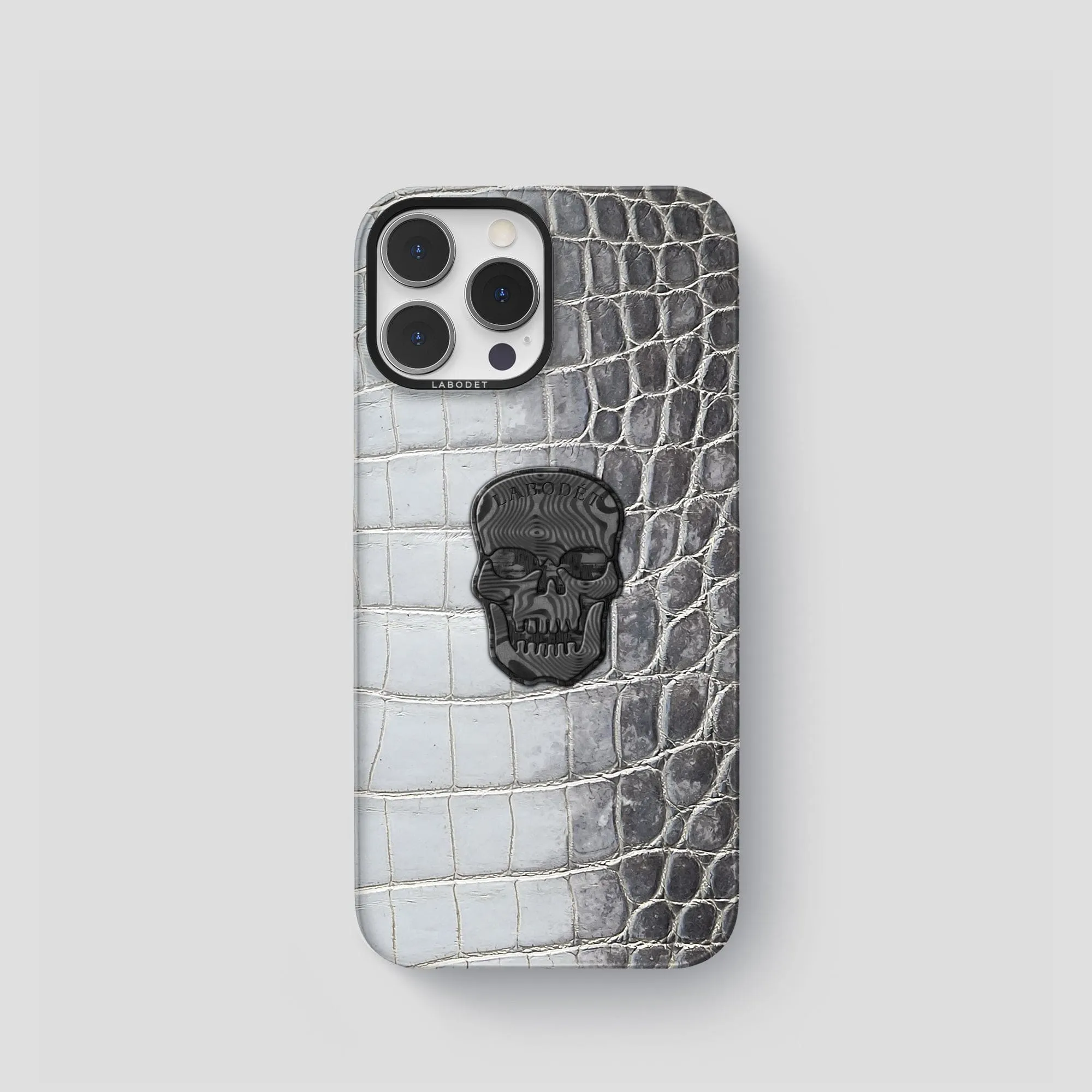 Classic Case With Carbon Skull For iPhone 15 Pro In Himalayan Crocodile Smooth Finish