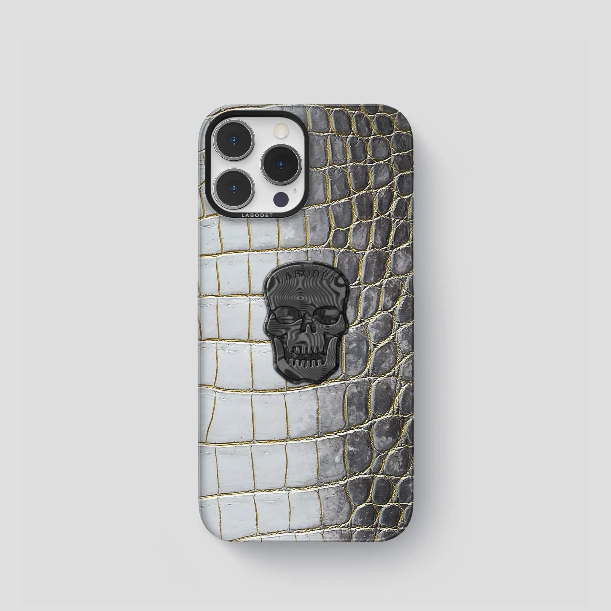 Classic Case With Carbon Skull For iPhone 15 Pro In Himalayan Crocodile Comfort Pattern Texture Everyday Protection