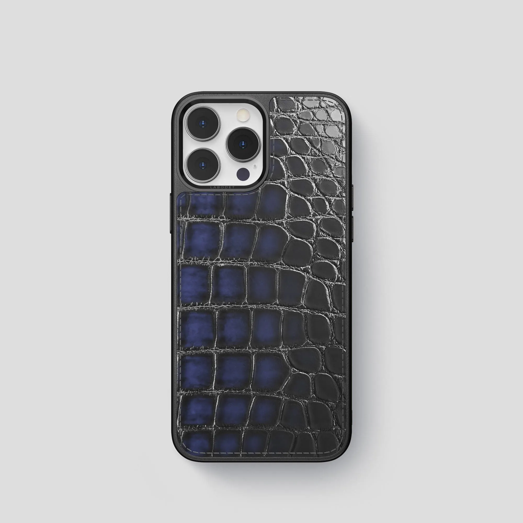 Matte Build Hybrid Edge Sport Case For iPhone 15 Pro In Patina Alligator