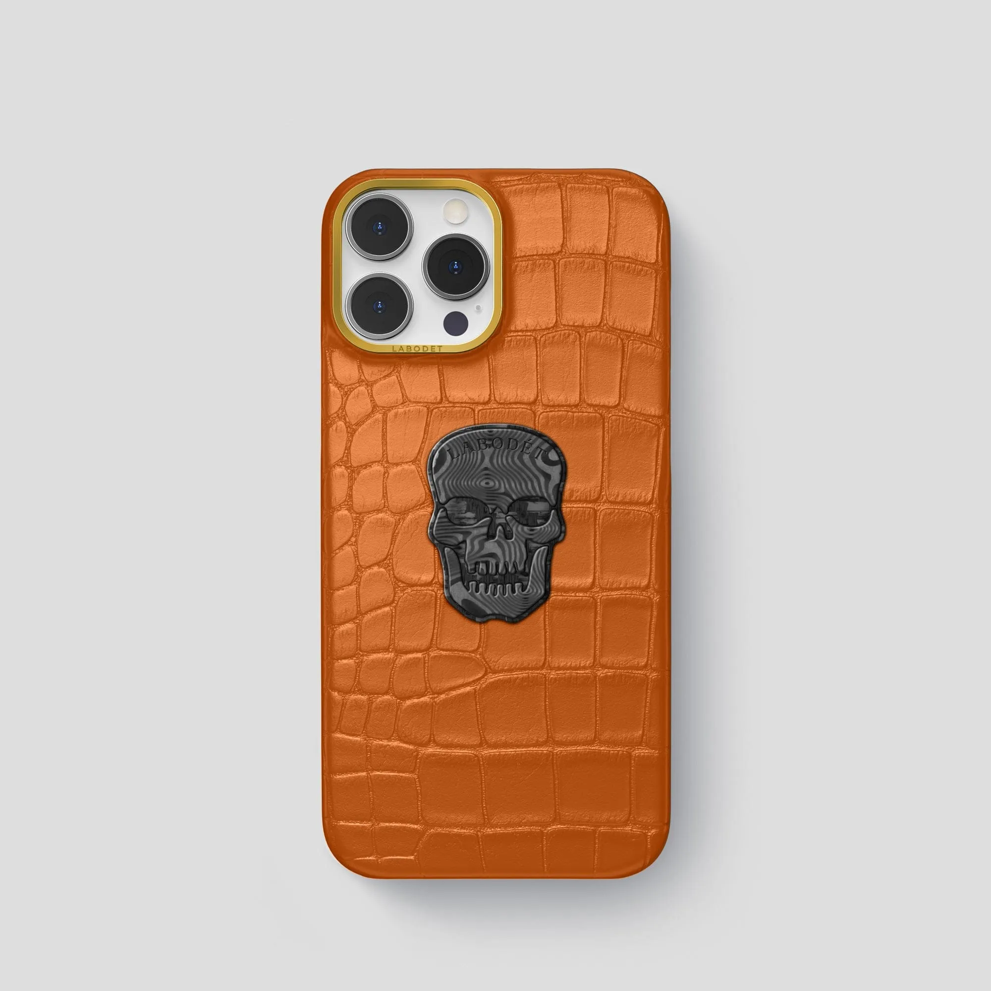 Classic Case With Carbon Skull For iPhone 15 Pro In Alligator Luxury Detail Texture Grip Assist