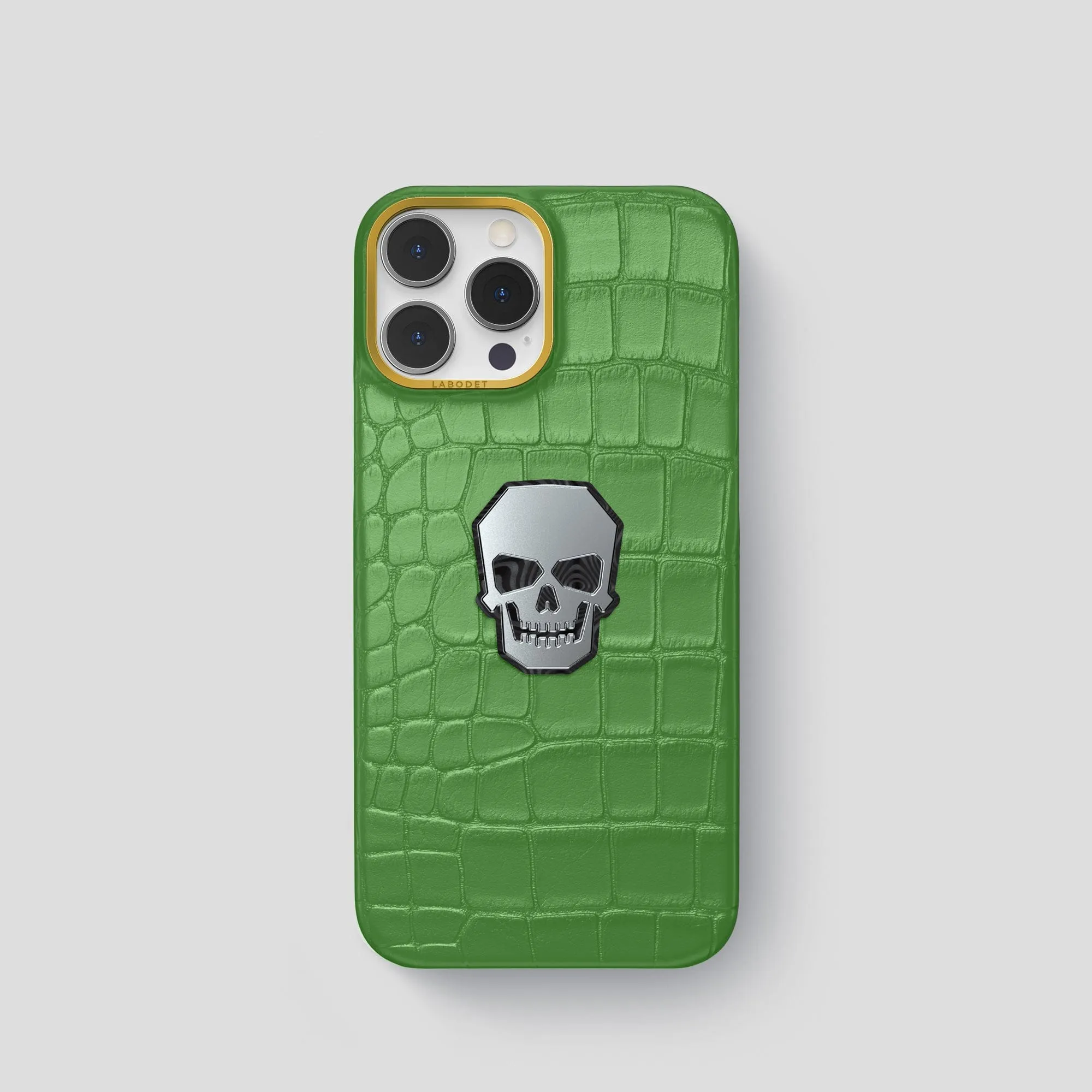 Classic Case With Titanium Skull For iPhone 15 Pro In Alligator Durable Quality