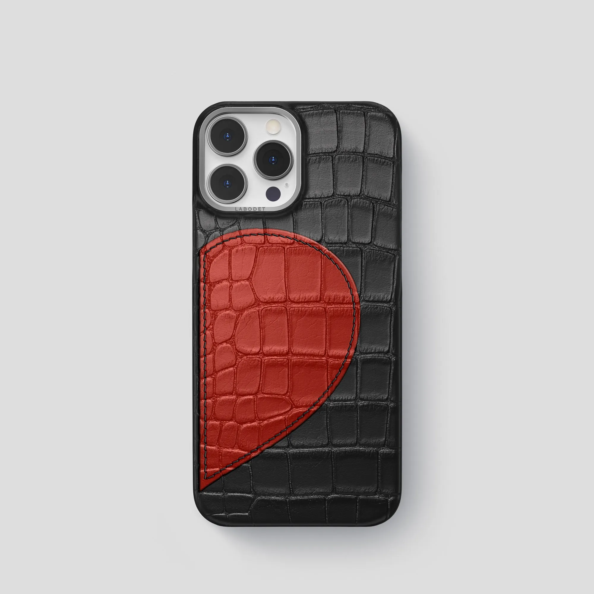 Classic Case With Half Heart - Left For iPhone 15 Pro In Alligator Protective Material