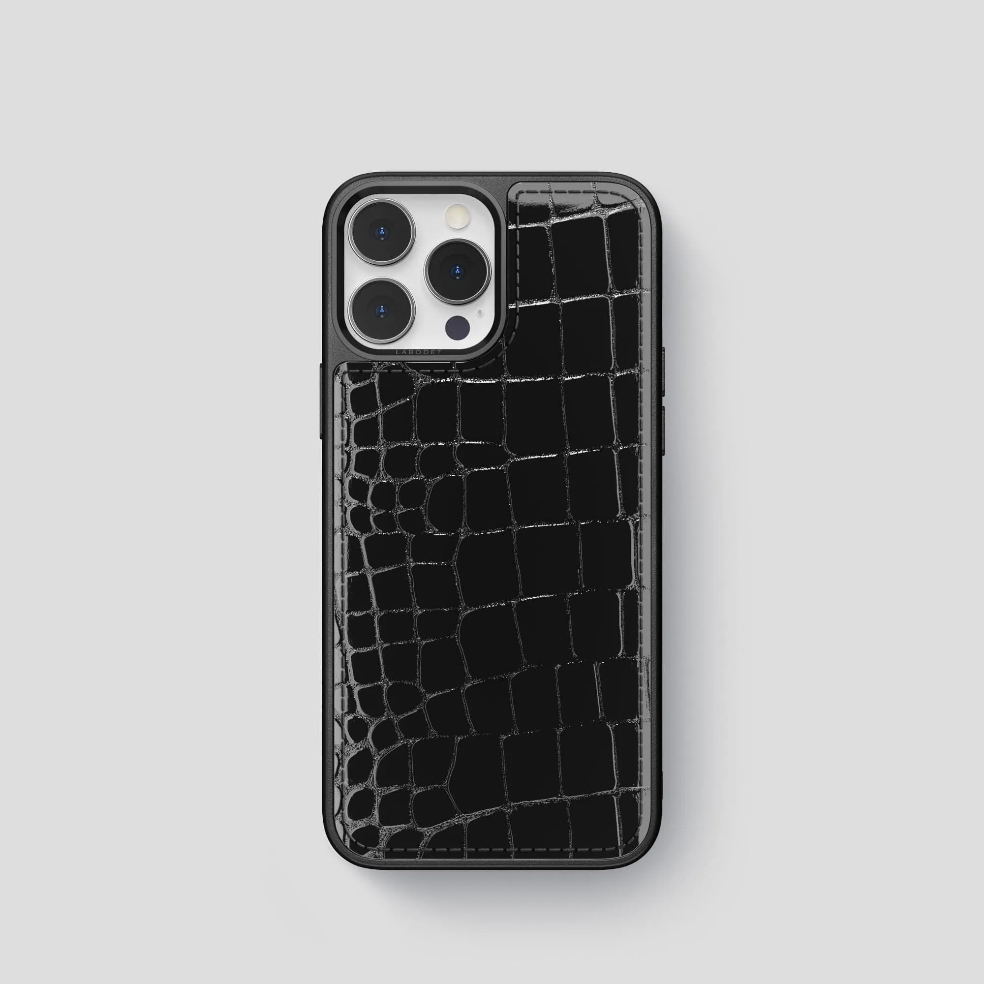 Scratchproof Surface Sleek Edge Design Sport Case For iPhone 15 Pro In Shiny Alligator
