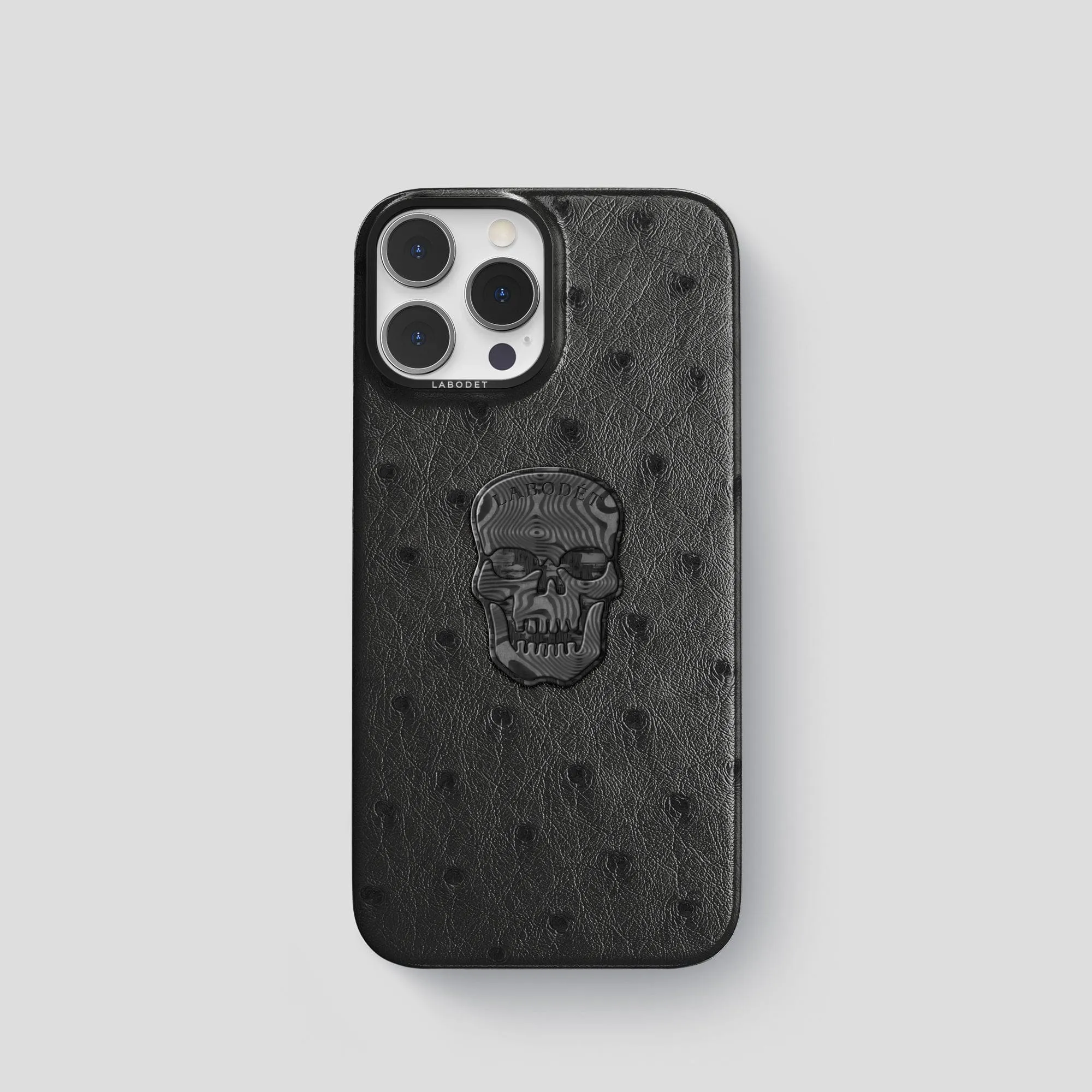 Classic Case With Carbon Skull For iPhone 15 Pro In Ostrich Hard Edge