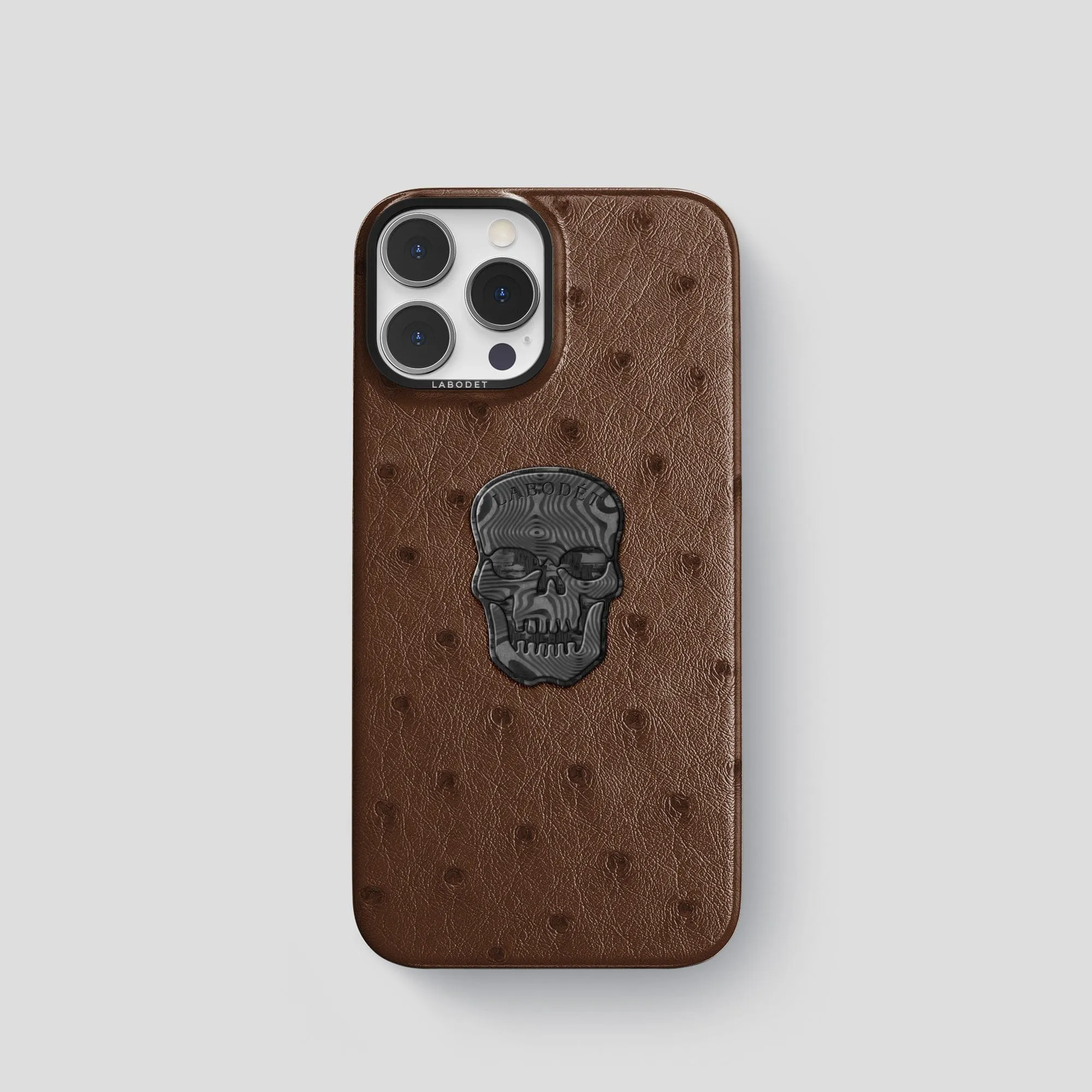 Classic Case With Carbon Skull For iPhone 15 Pro In Ostrich Vibrant pattern