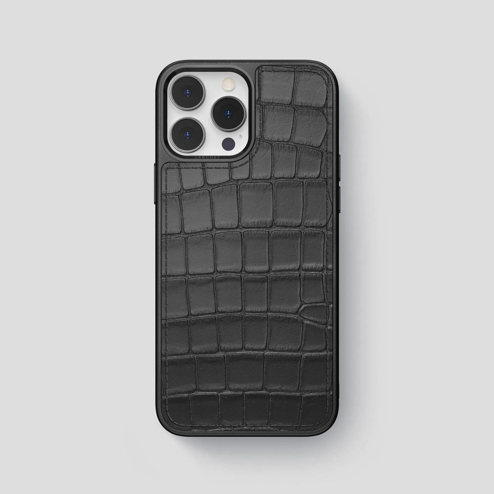 Sport Case For iPhone 15 Pro Max In Alligator Hybrid Material Soft Edge Detail