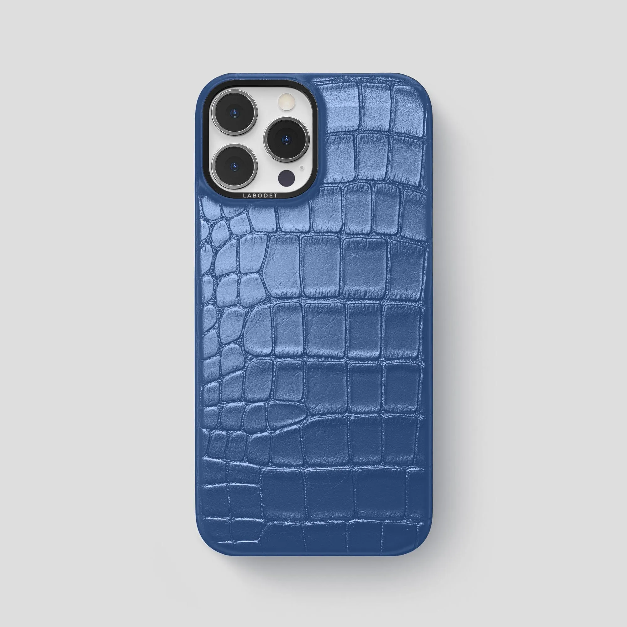 Classic Case For iPhone 15 Pro Max In Metallic Alligator Minimal Edge Design