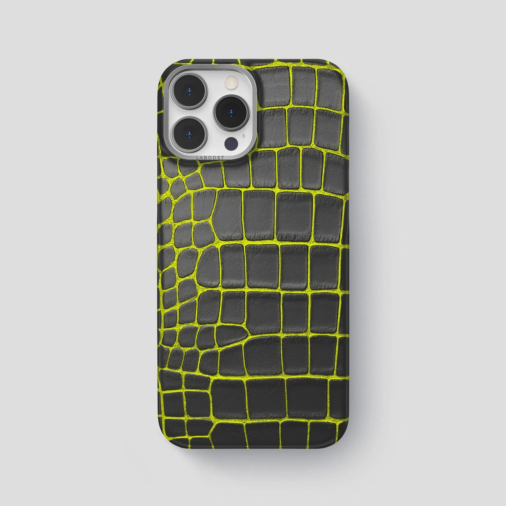 Classic Case For iPhone 15 Pro Max In Luminescent Alligator Smooth Feel Durable Edge Layer