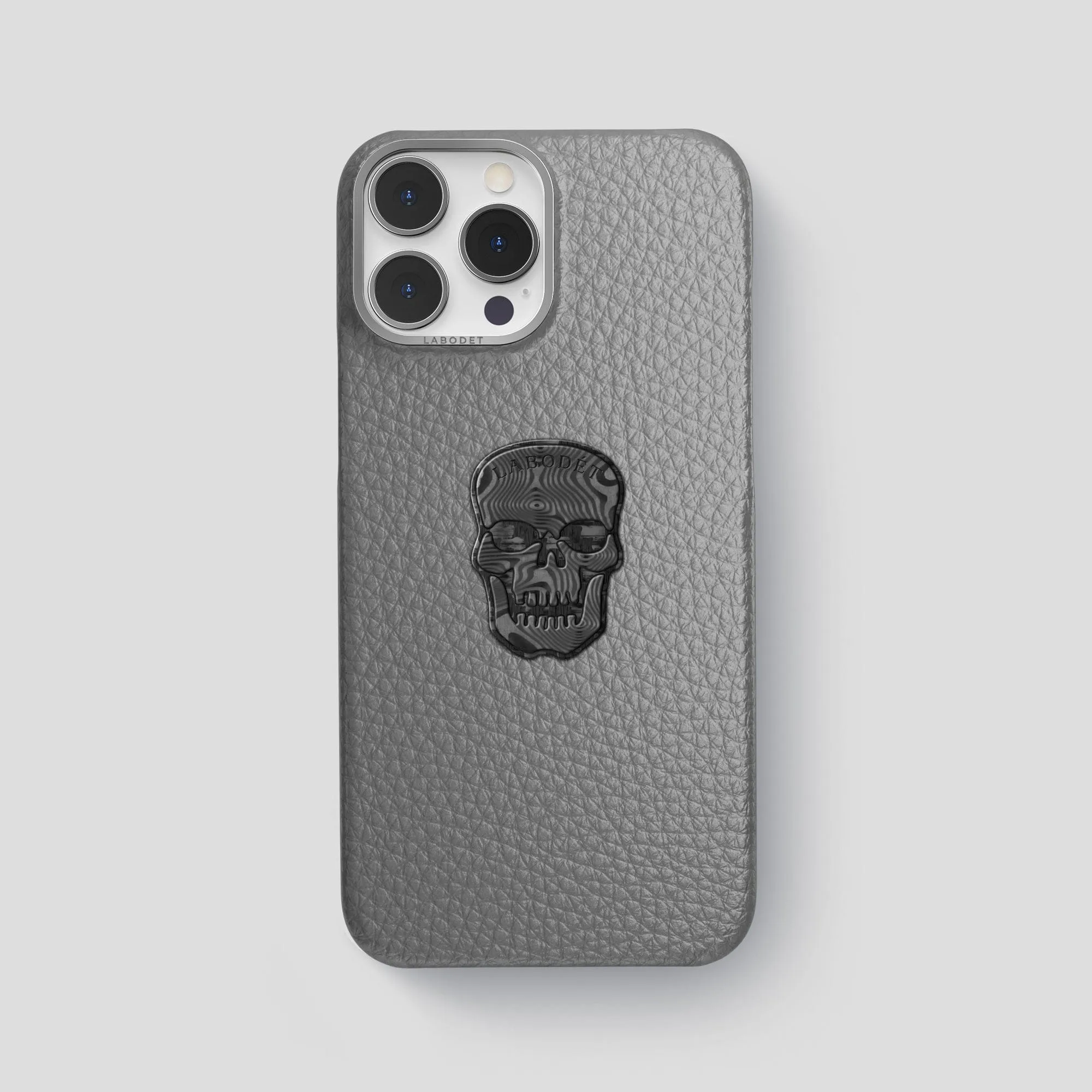 Classic Case With Carbon Skull For iPhone 15 Pro Max In Calf Modern Surface Design